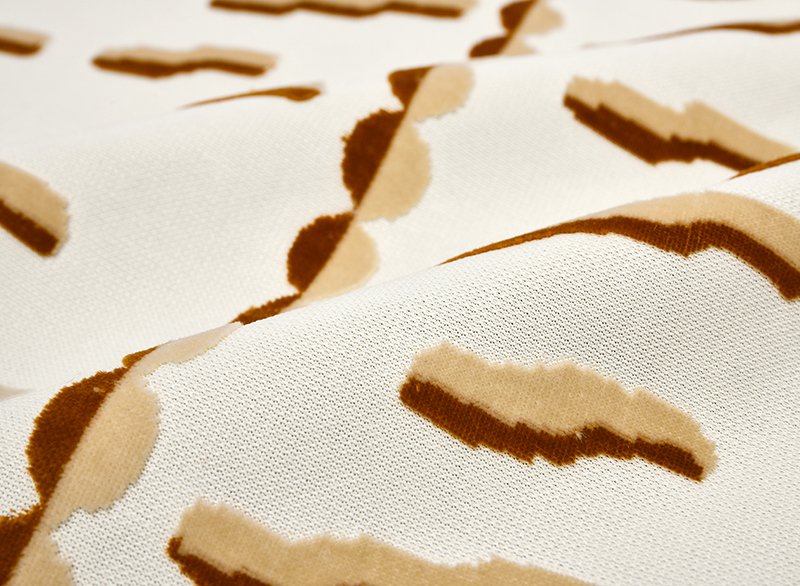 detail-golden-candy-roll